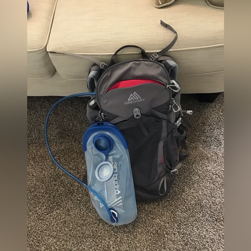 Ladies Gregory 30 liter hydration backpack